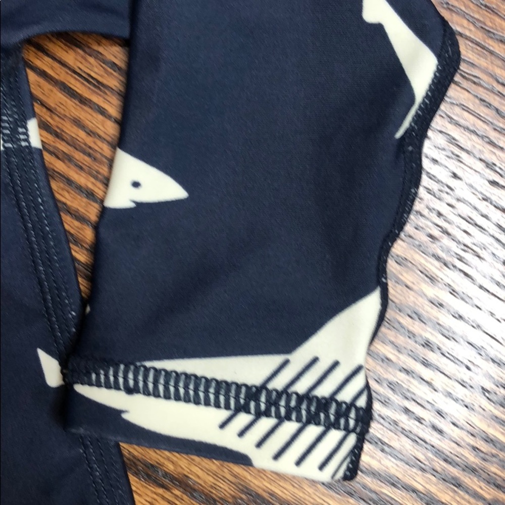 Tea Collection Printed Shortie Rash Guard 6 Mo - Picture 4 of 10